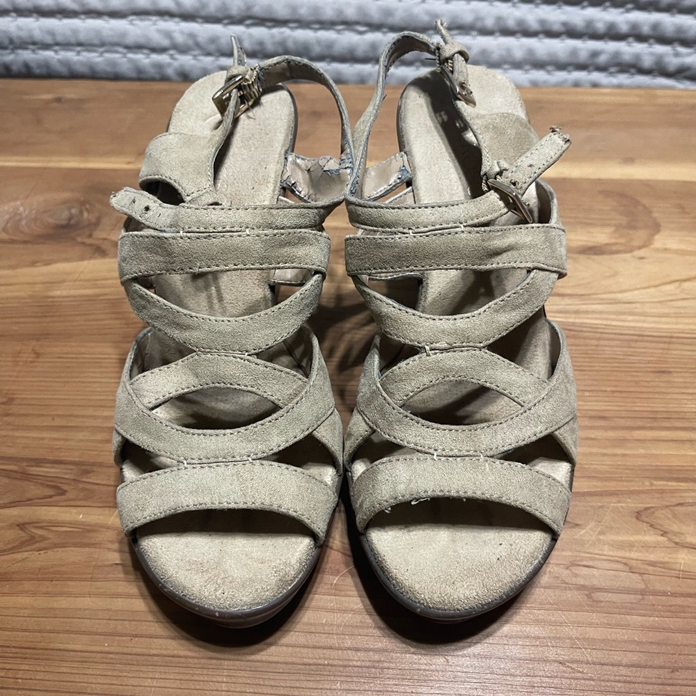 Aerosoles tan wedges